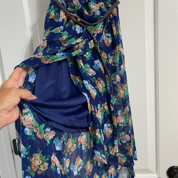 Junior’s large High low dress - Picture 4 of 6